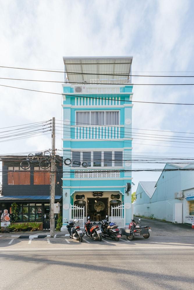 Hotel Baan Sutra pensión Phuket Exterior foto